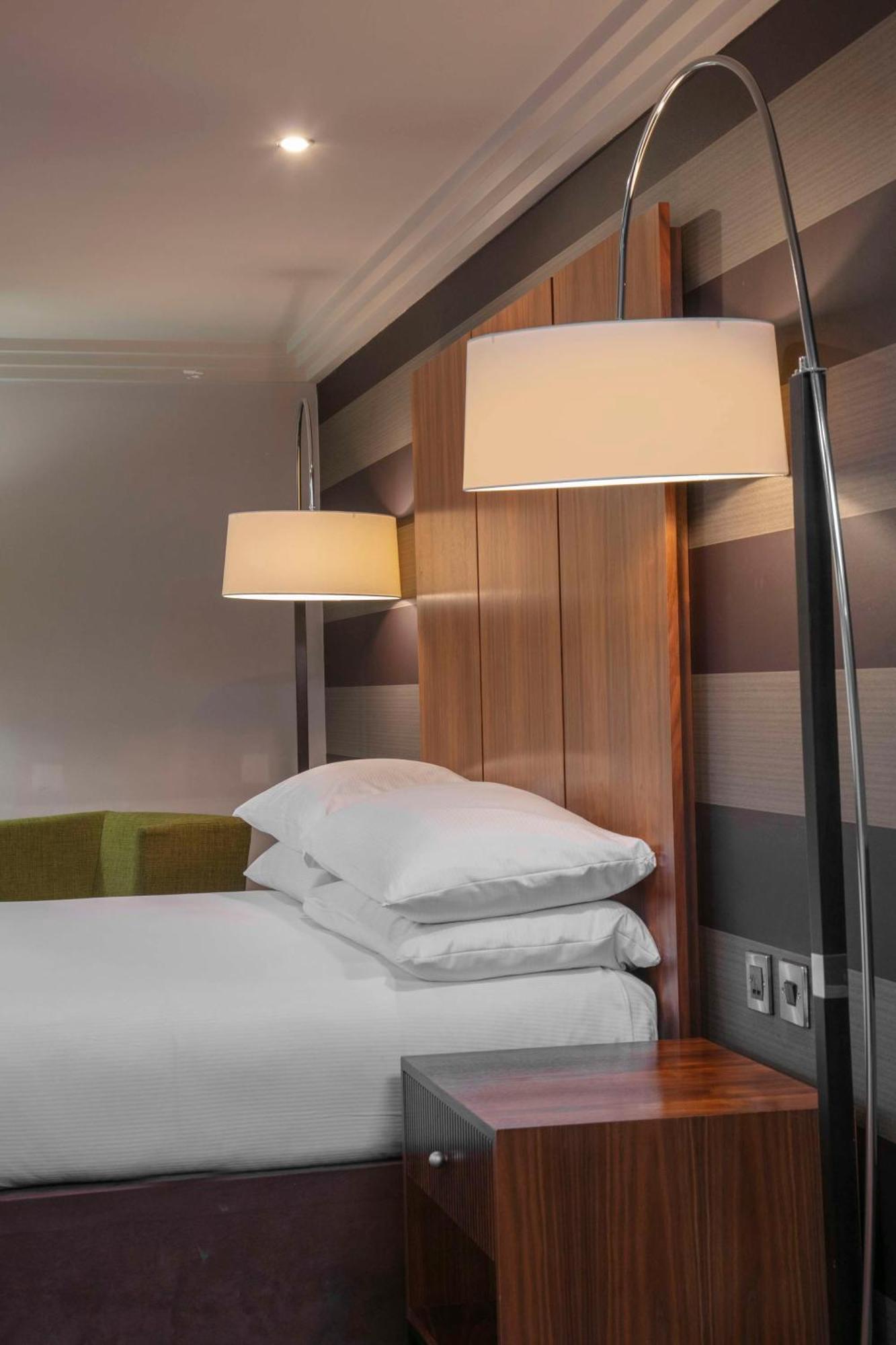 Doubletree By Hilton Stratford-Upon-Avon, United Kingdom Hotel Екстериор снимка