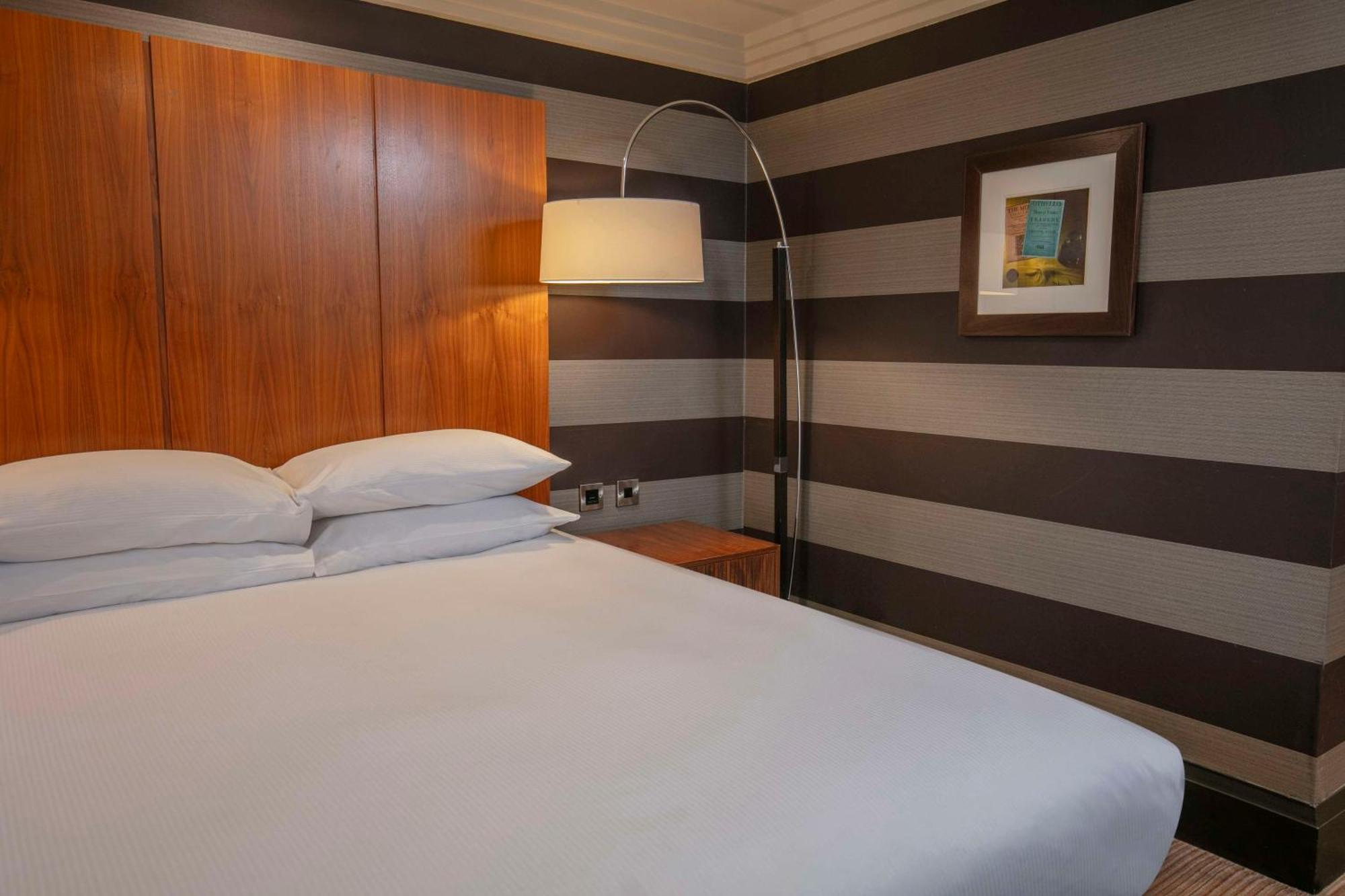Doubletree By Hilton Stratford-Upon-Avon, United Kingdom Hotel Екстериор снимка